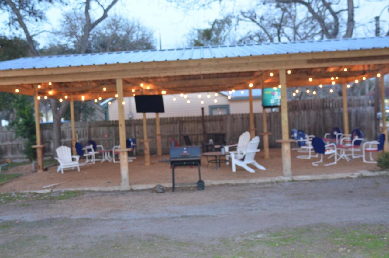 The Oak La Grange