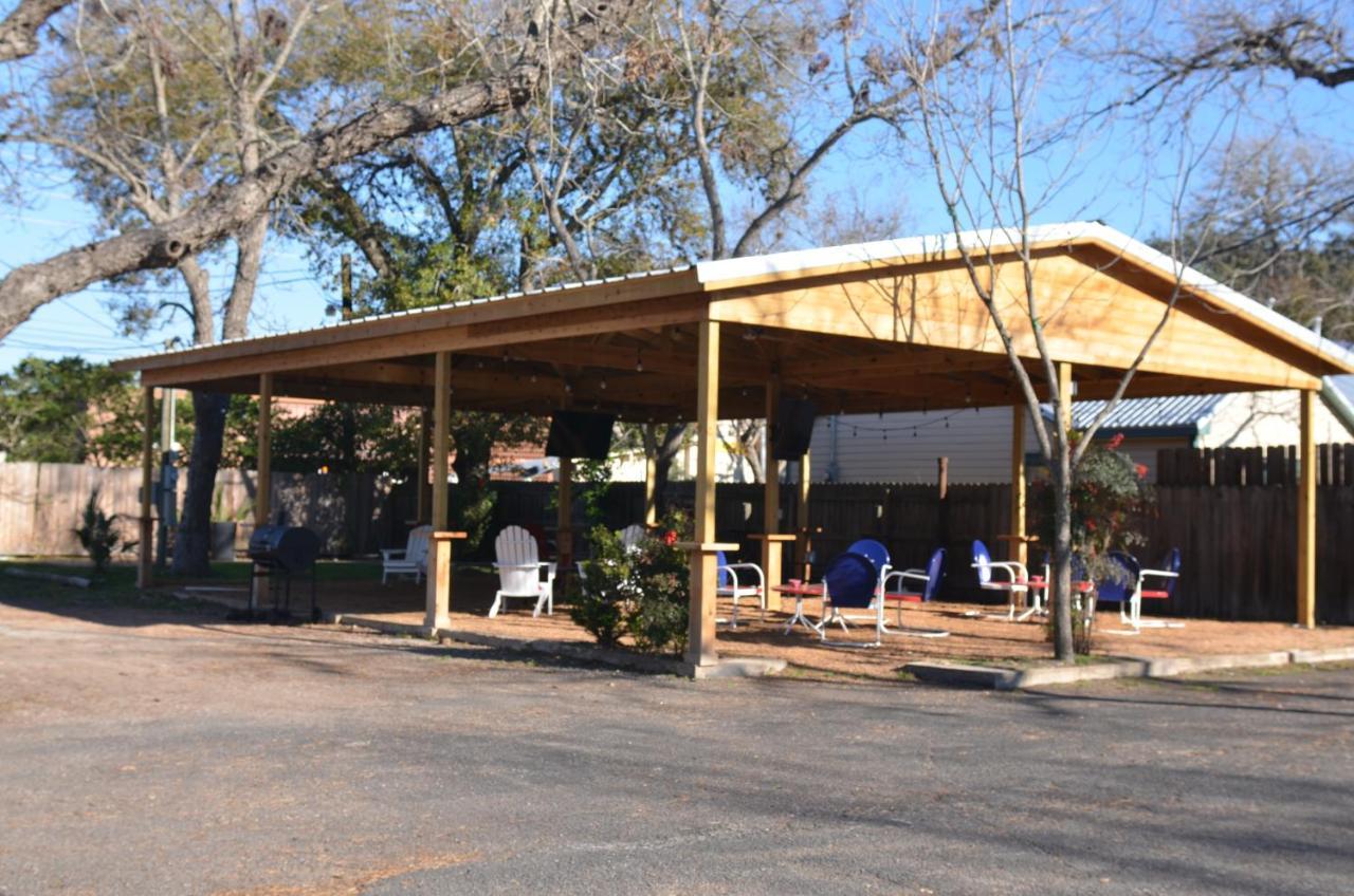 The Oak Motel La Grange